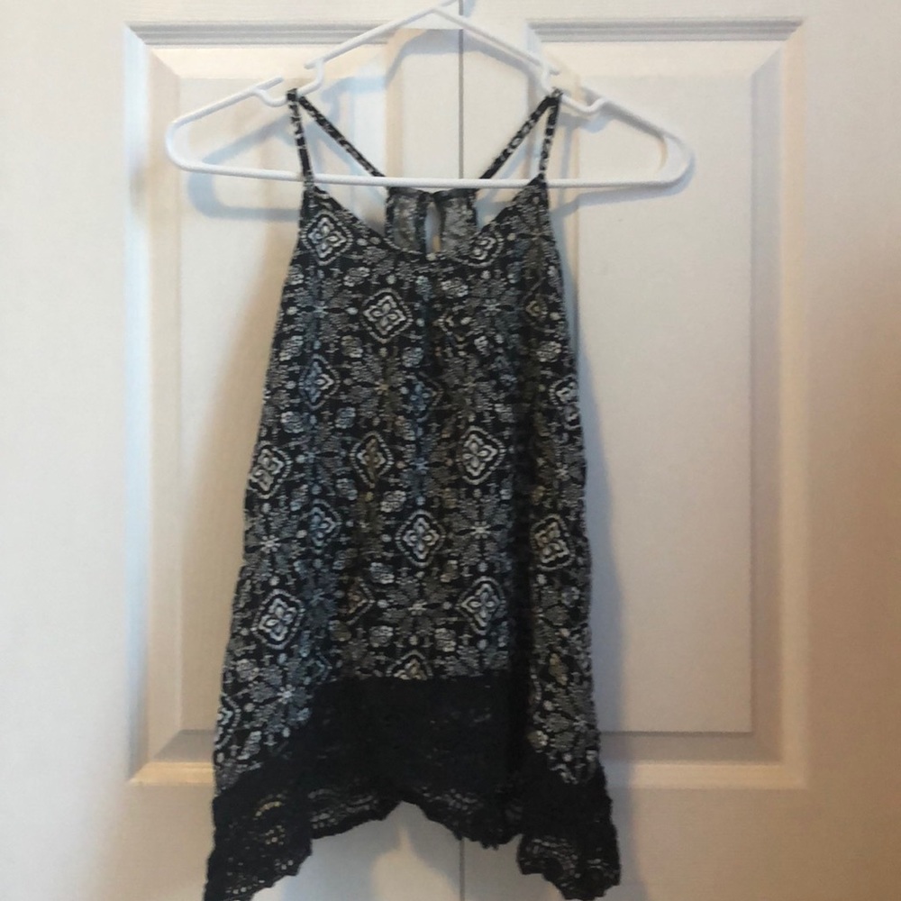 Flowy black and white tank with lace trim